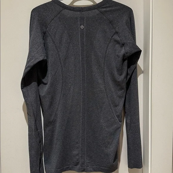 Lululemon running shirt - Picture 6 of 8